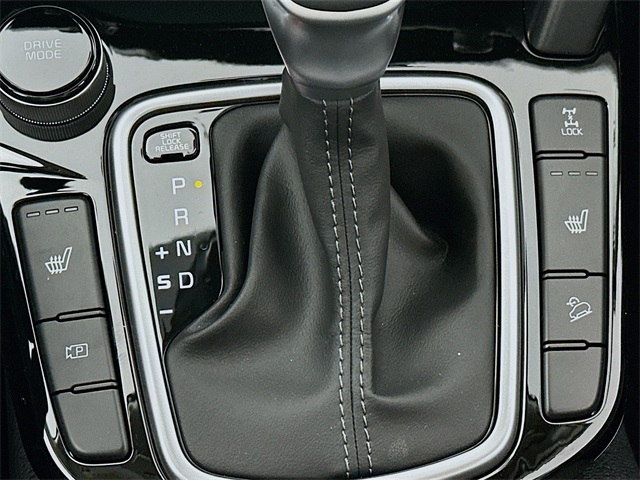 Vehicle image 20 of 33