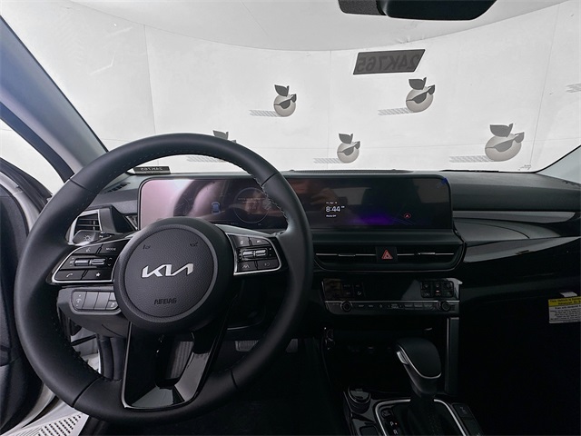 Vehicle image 9 of 33