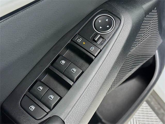 Vehicle image 18 of 33