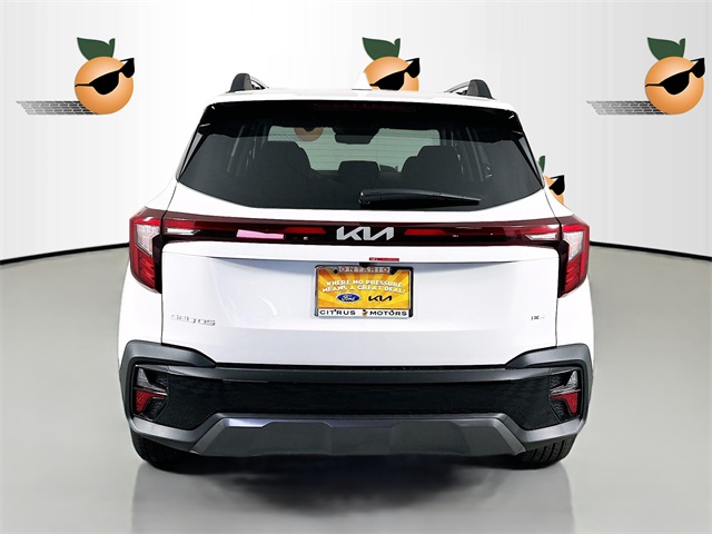 Vehicle image 6 of 33