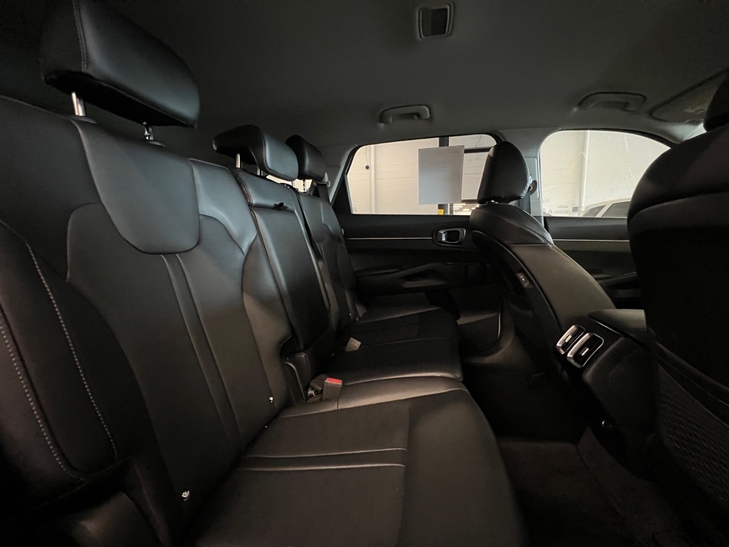 Vehicle image 9 of 27