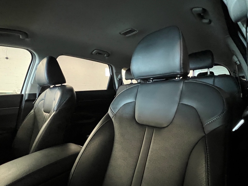 Vehicle image 12 of 27