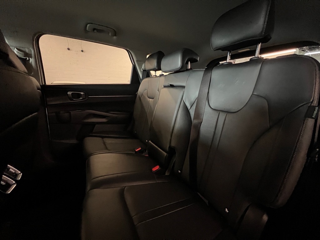 Vehicle image 10 of 27