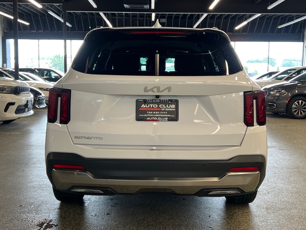 Vehicle image 5 of 27