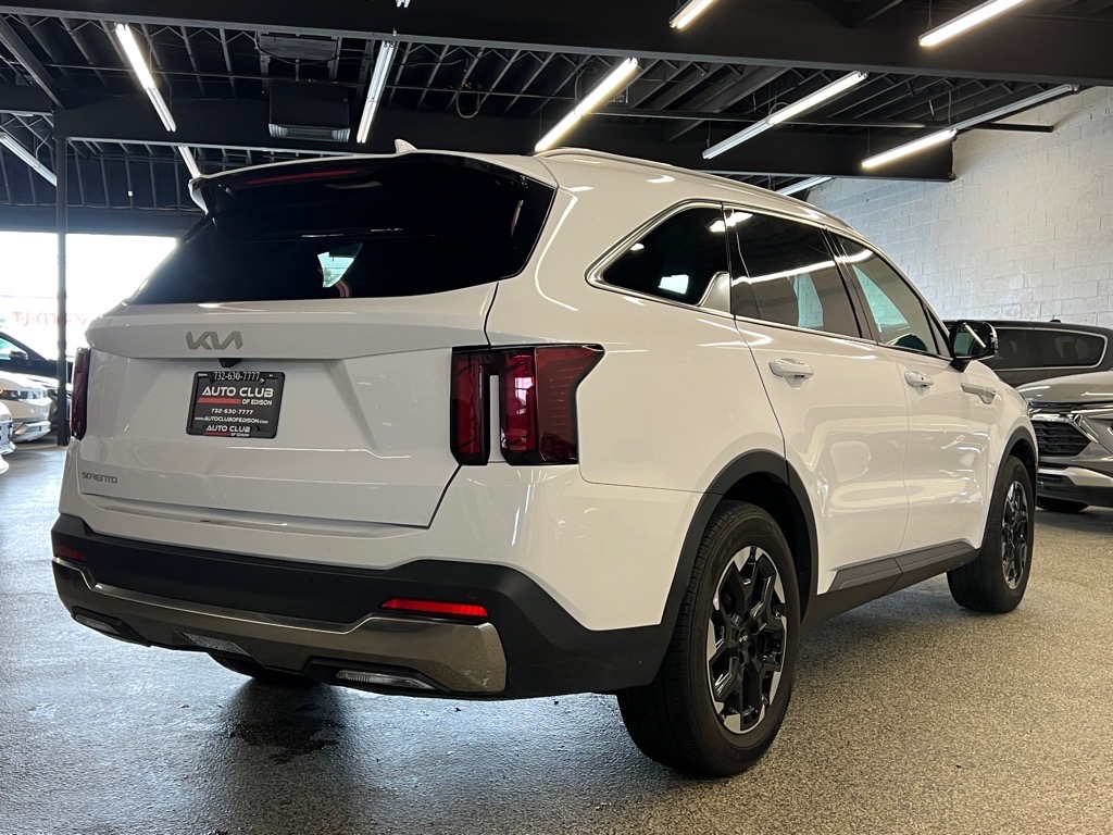 Vehicle image 3 of 27