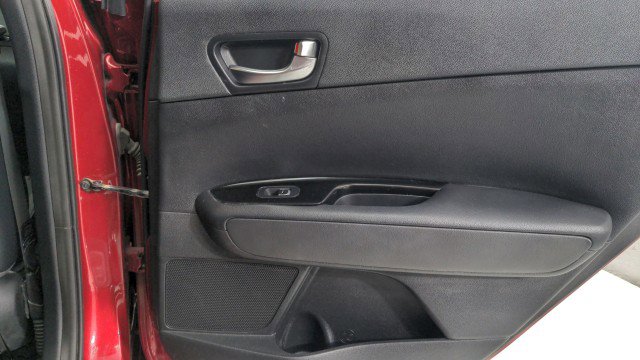 Vehicle image 28 of 31