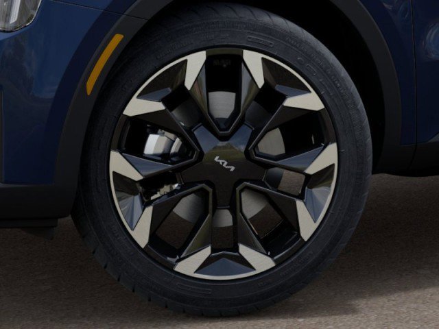 Vehicle image 10 of 31