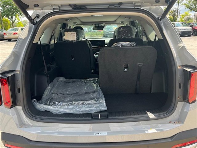 2024 Kia Sorento EX Image 10 of 28