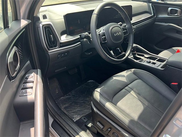 2024 Kia Sorento EX Image 16 of 28