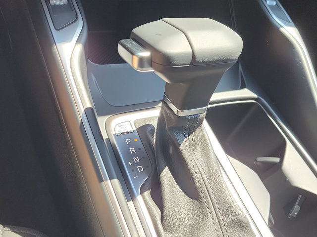 Vehicle image 22 of 33