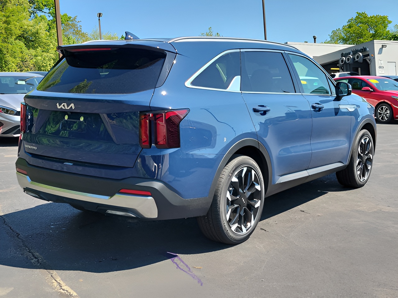 Vehicle image 31 of 33