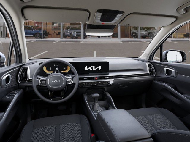 Vehicle image 14 of 31