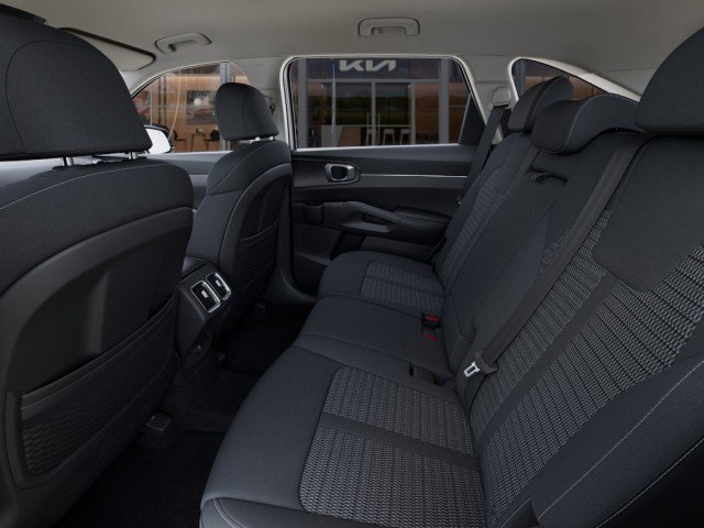 Vehicle image 18 of 31