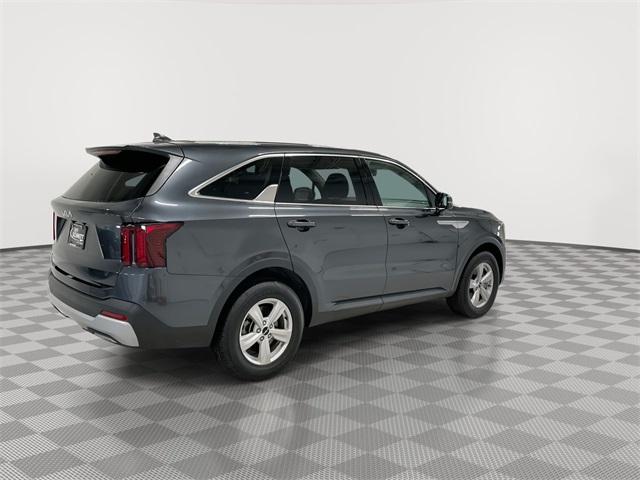Vehicle image 9 of 28