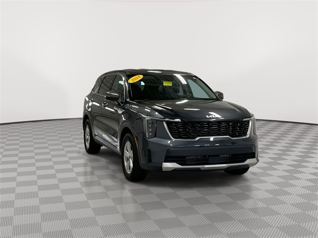 Vehicle image 4 of 28