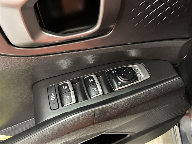 Vehicle image 20 of 28