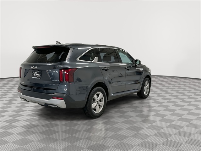 Vehicle image 8 of 28