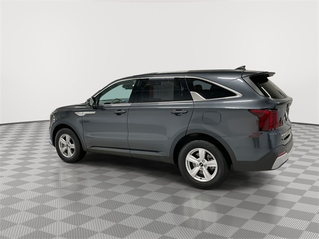 Vehicle image 11 of 28