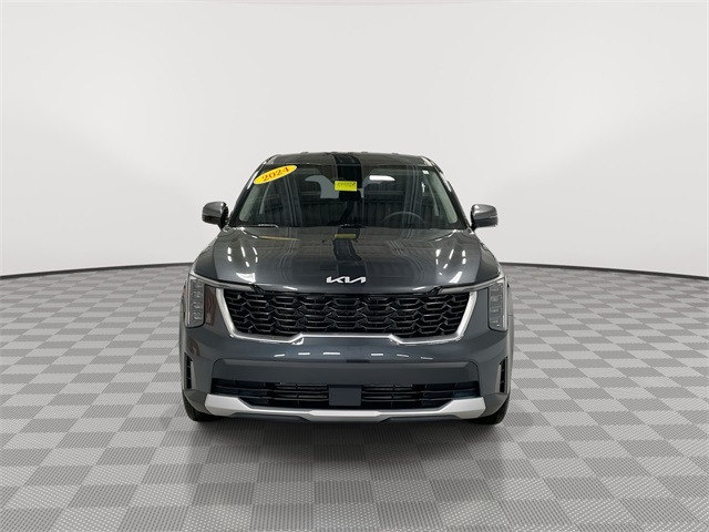 Vehicle image 3 of 28
