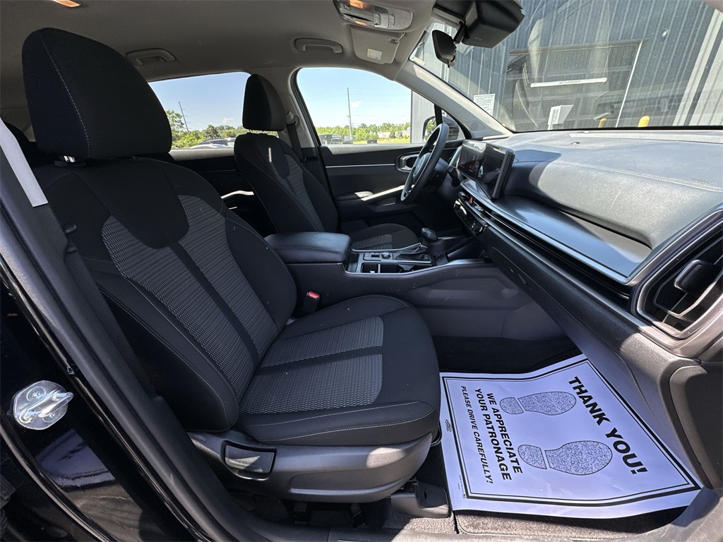 Vehicle image 23 of 25