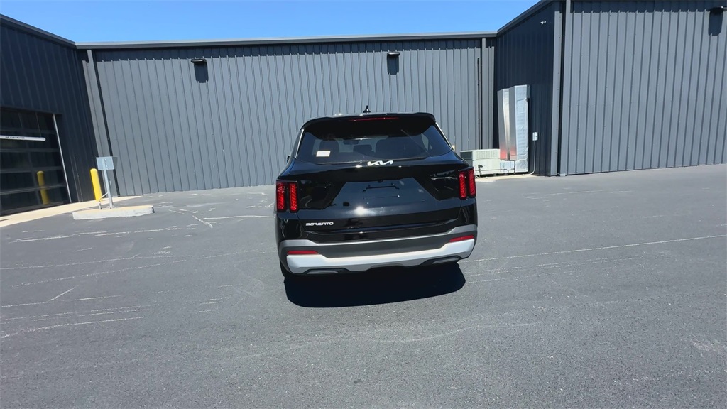 Vehicle image 8 of 25