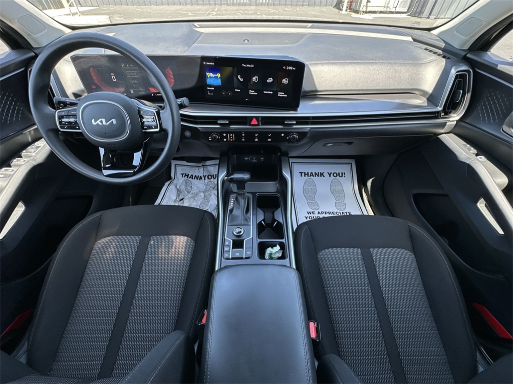 Vehicle image 20 of 25