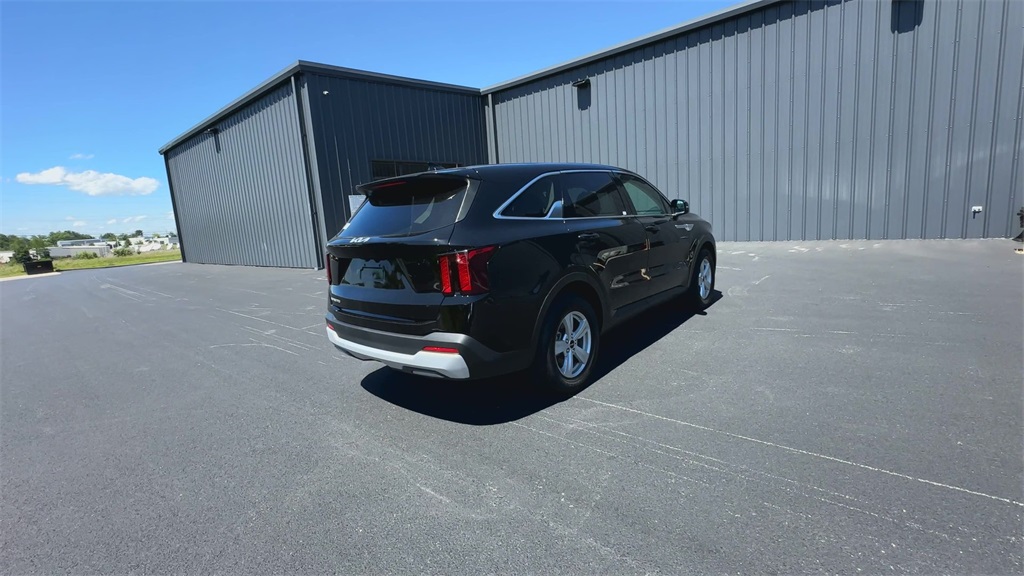 Vehicle image 9 of 25