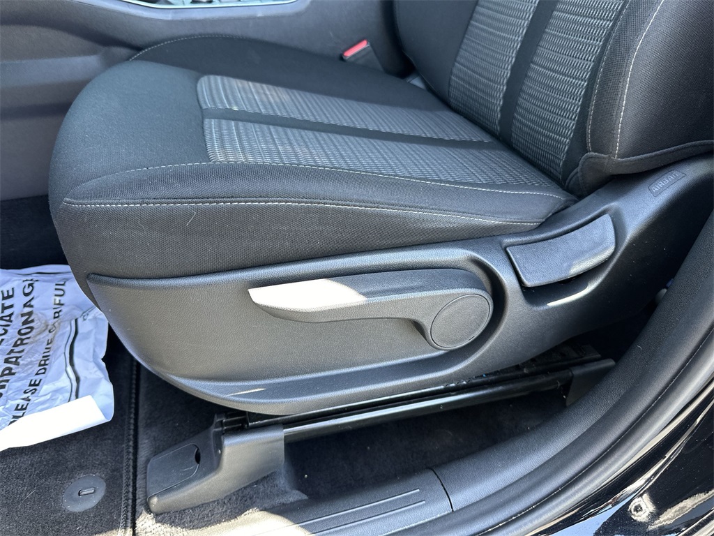 Vehicle image 12 of 25