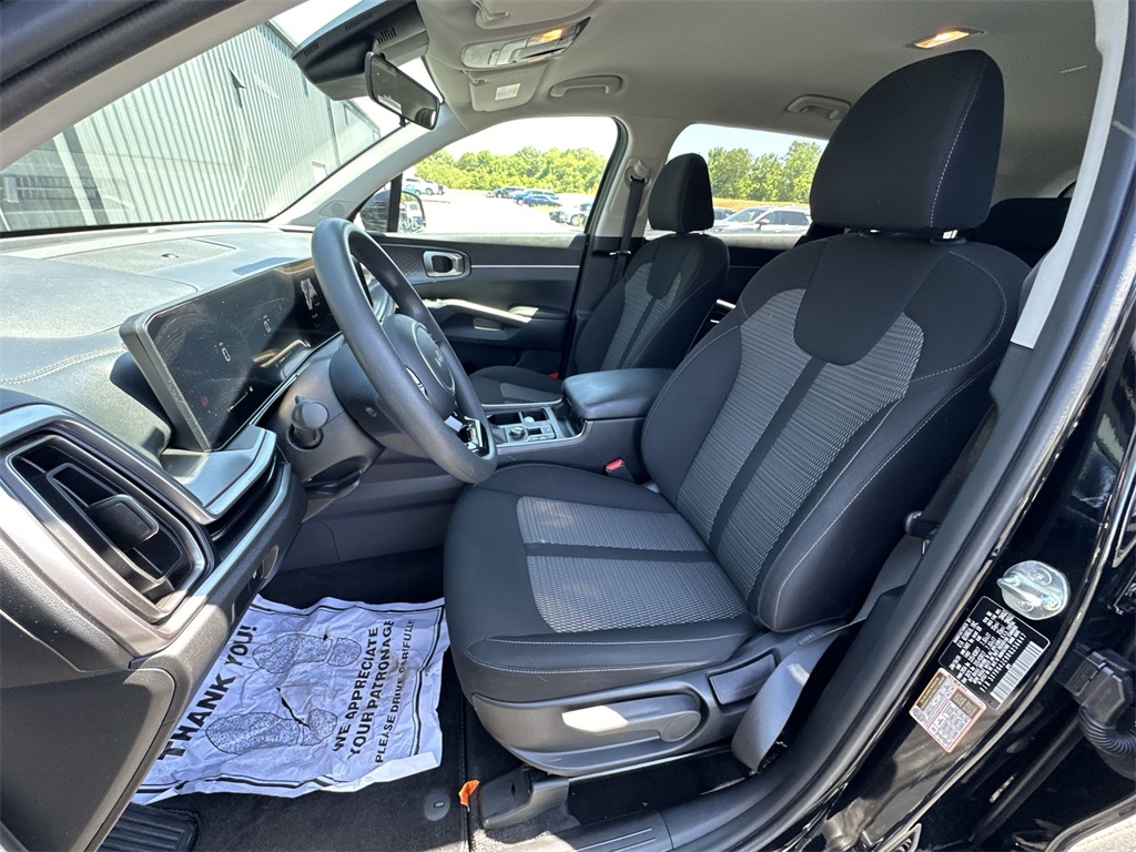 Vehicle image 11 of 25