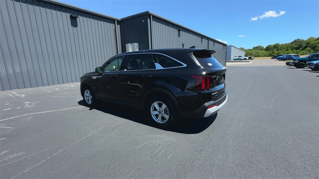 Vehicle image 6 of 25
