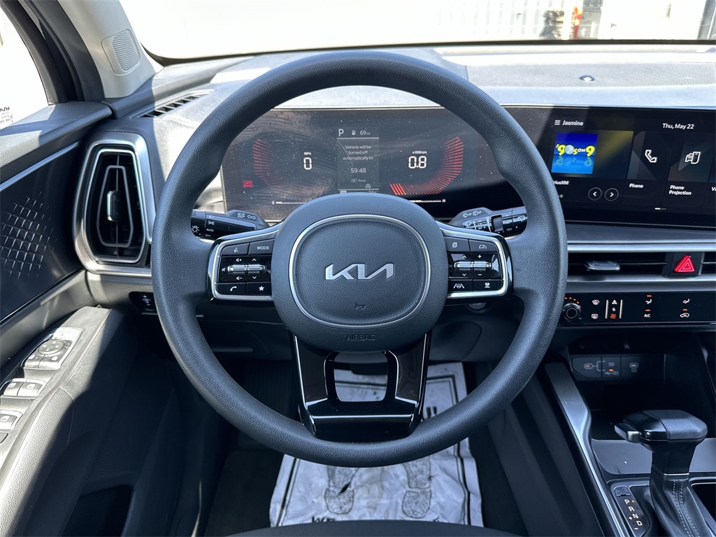 Vehicle image 14 of 25