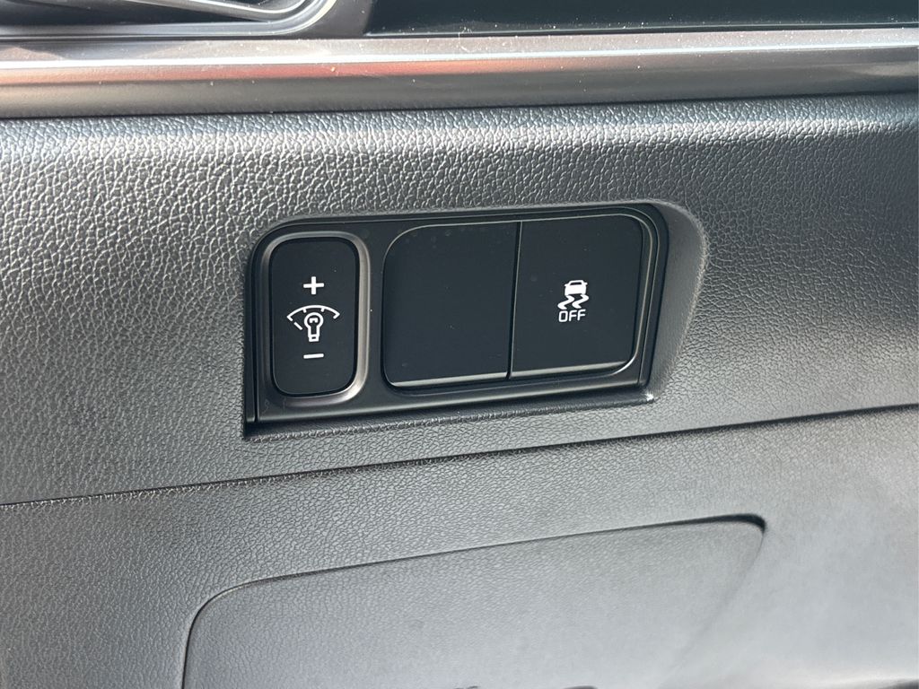 Vehicle image 24 of 37