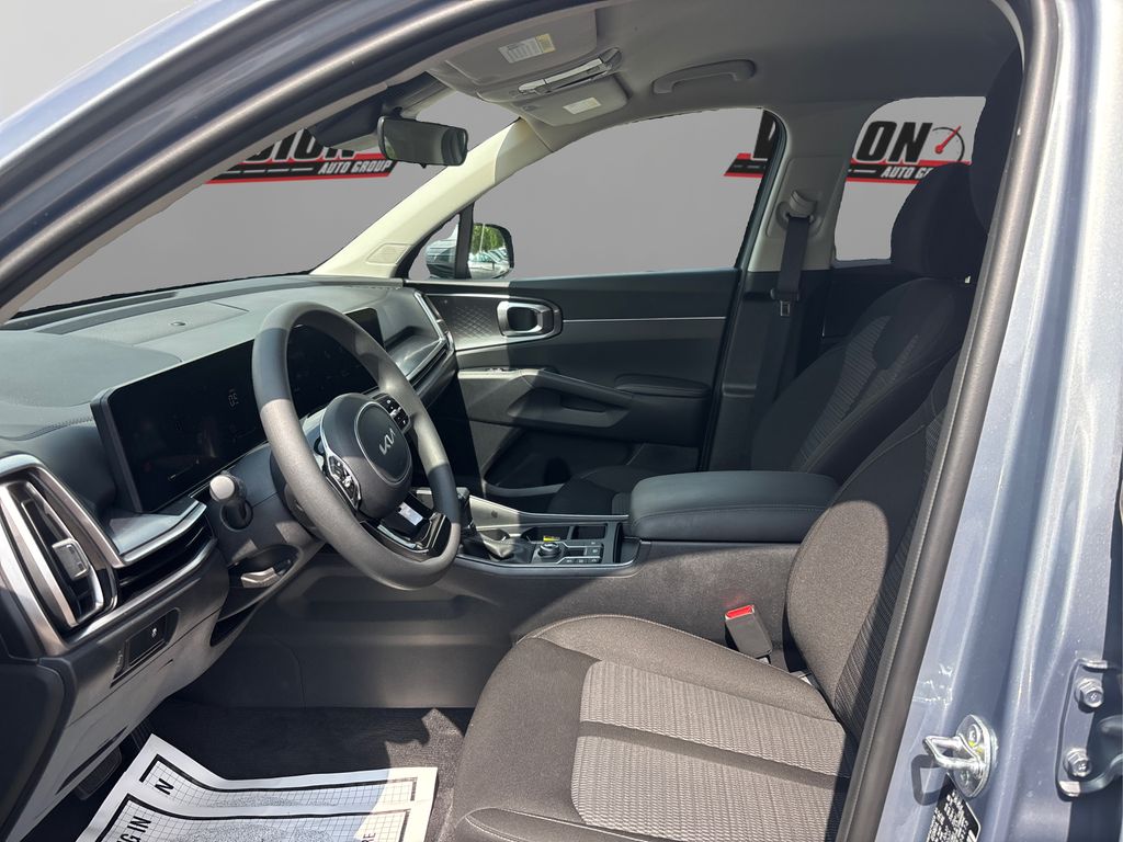 Vehicle image 17 of 37