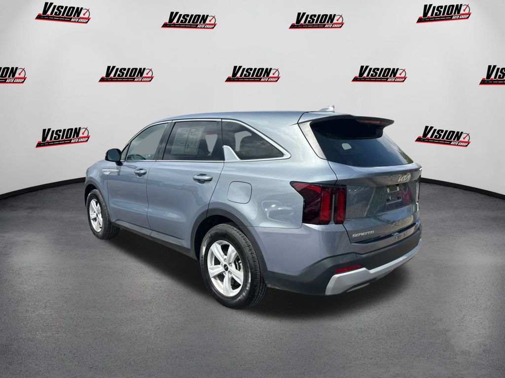 Vehicle image 7 of 37