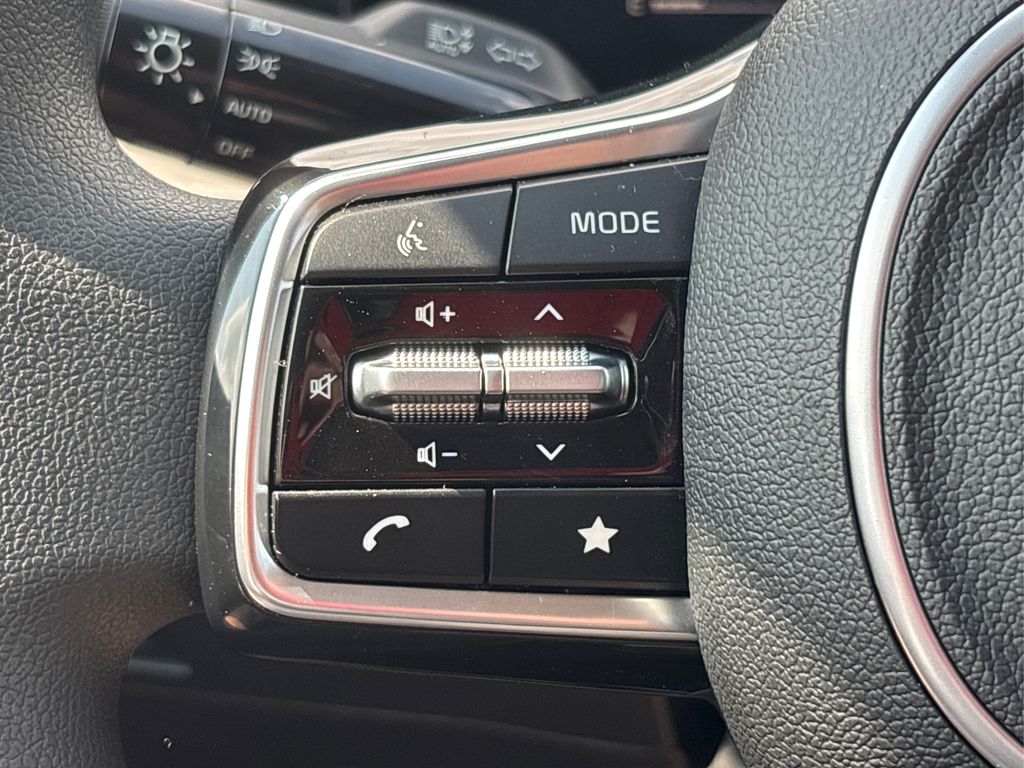 Vehicle image 34 of 37