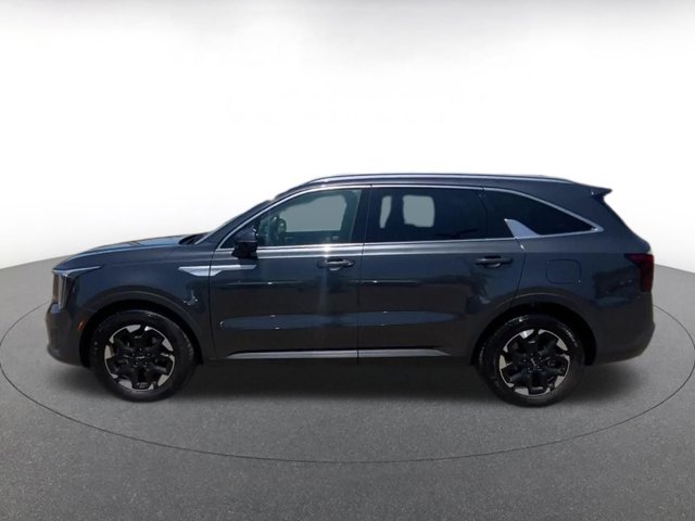 Vehicle image 13 of 46