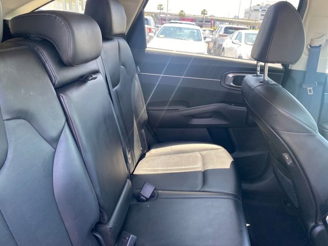 Vehicle image 37 of 46