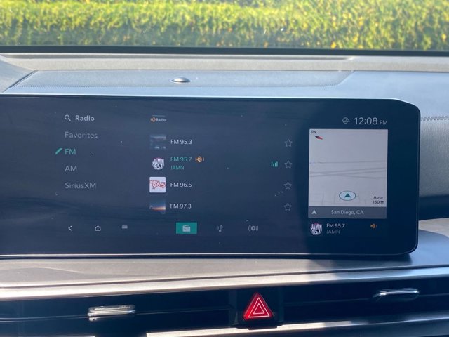 Vehicle image 21 of 46