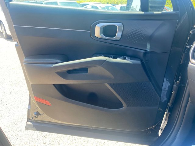Vehicle image 20 of 46