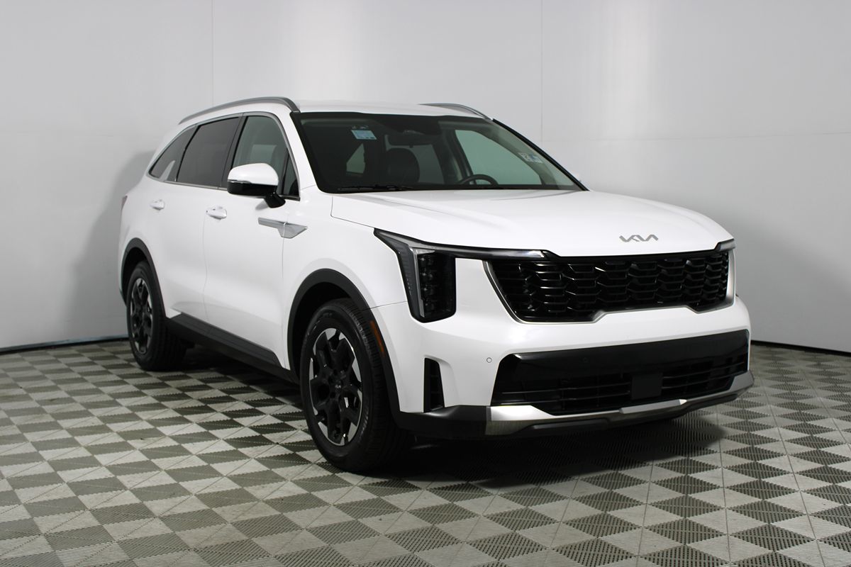 2024 Kia Sorento S Image 6 of 41