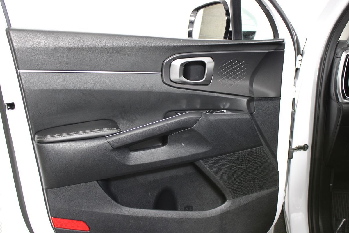 2024 Kia Sorento S Image 32 of 41