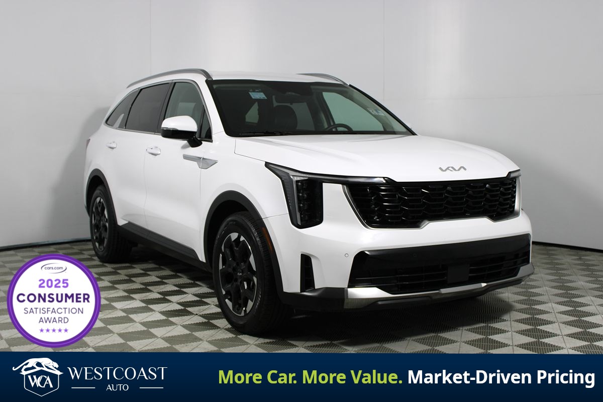 2024 Kia Sorento S Image 2 of 41