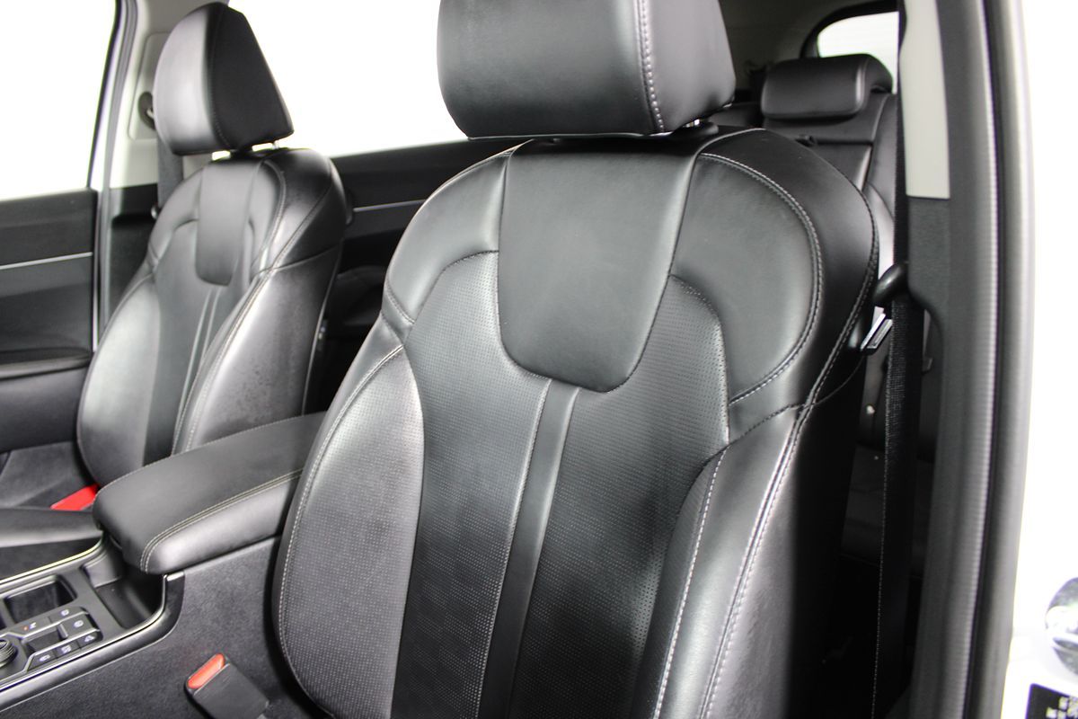 2024 Kia Sorento S Image 15 of 41