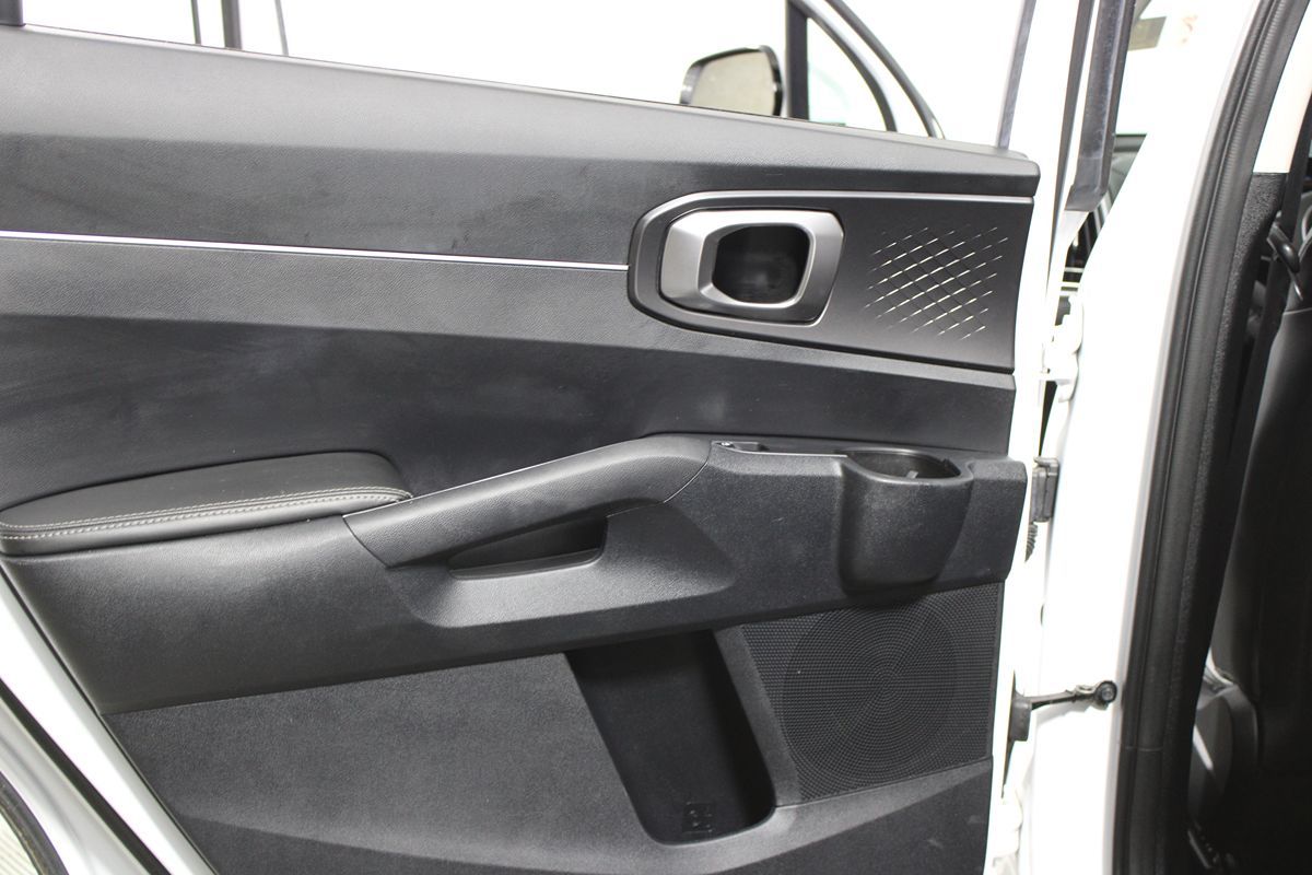 2024 Kia Sorento S Image 33 of 41