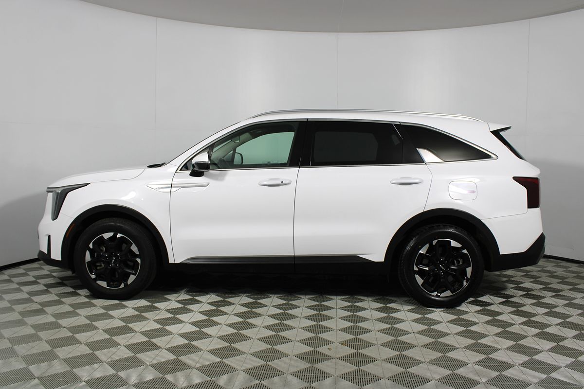 2024 Kia Sorento S Image 10 of 41