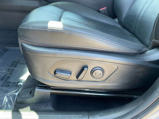 Vehicle image 23 of 45