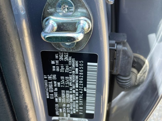 Vehicle image 28 of 45