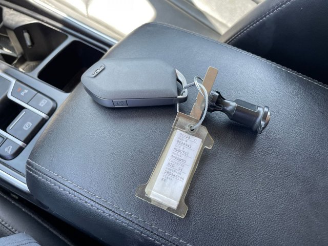 Vehicle image 22 of 45