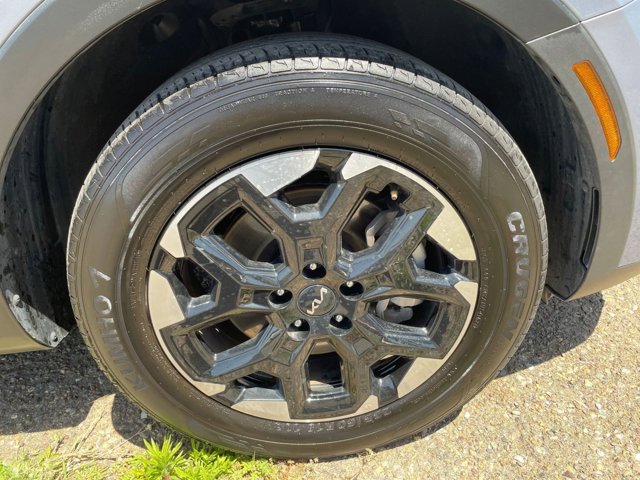 Vehicle image 29 of 45