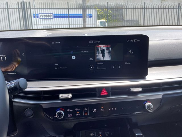 Vehicle image 17 of 45